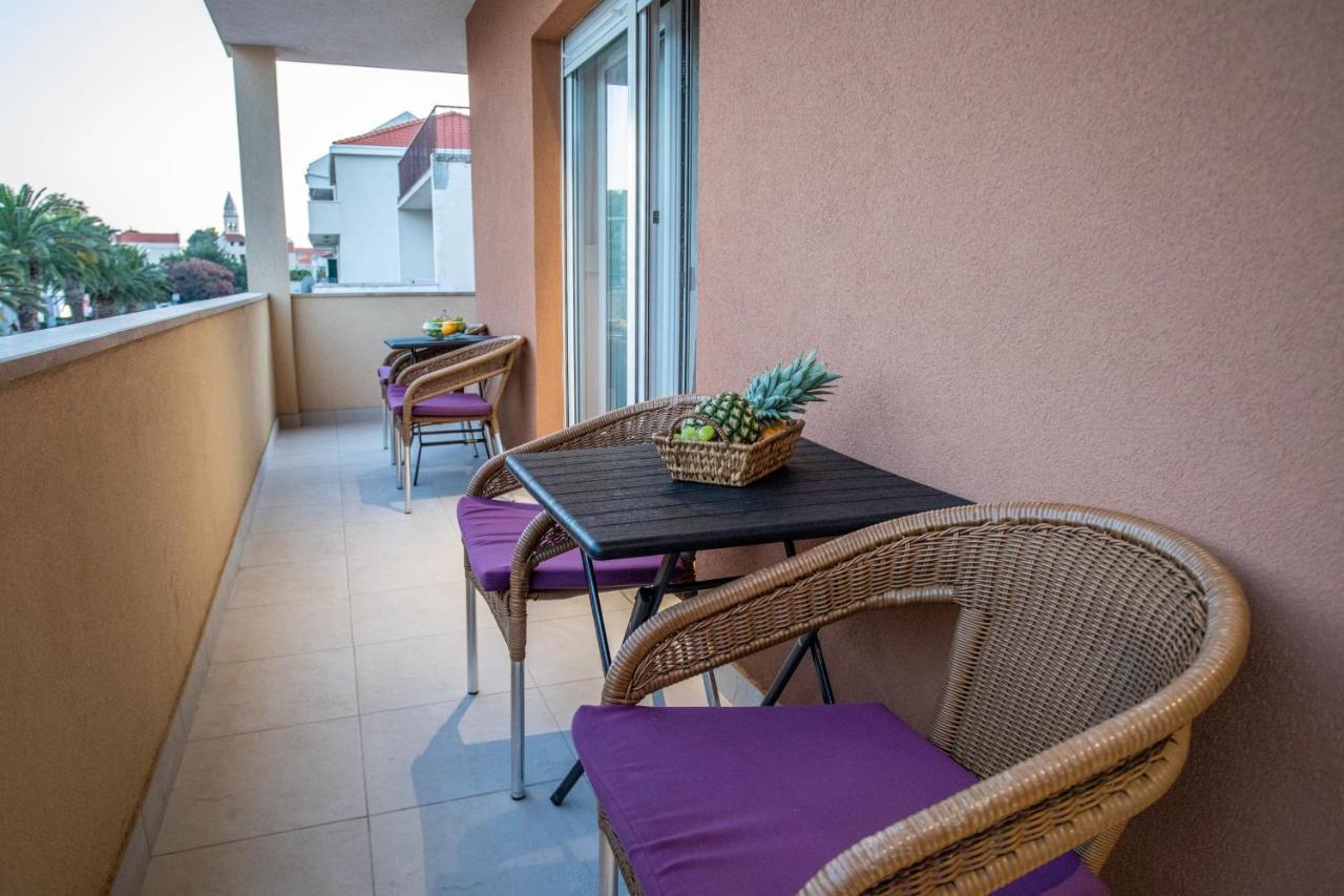 Rooms & Apartments Toni Stobrec Bagian luar foto