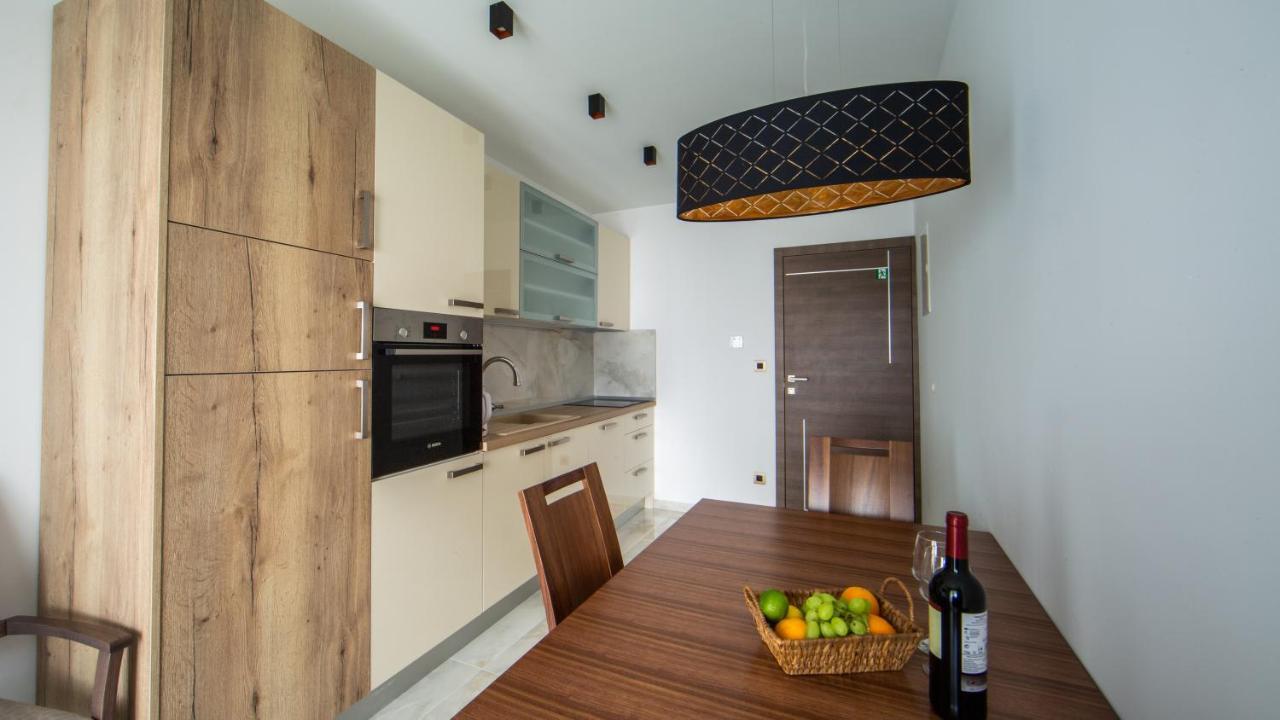 Rooms & Apartments Toni Stobrec Bagian luar foto