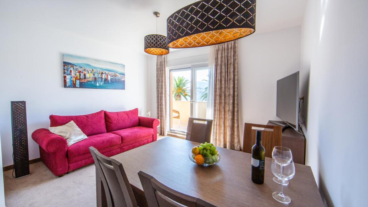 Rooms & Apartments Toni Stobrec Bagian luar foto