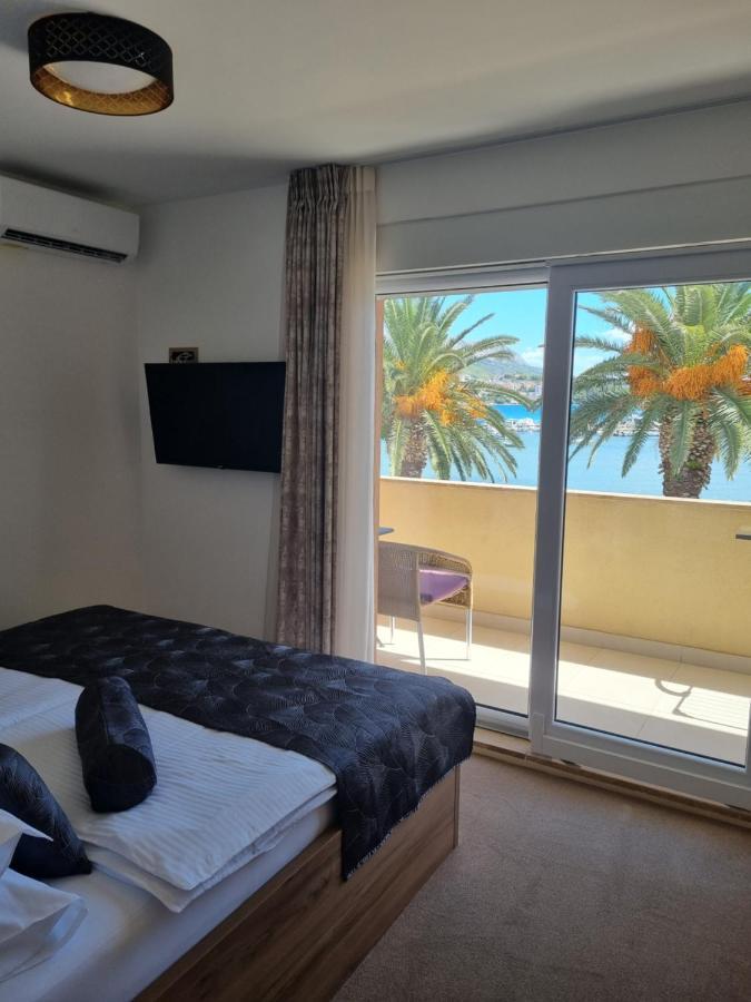 Rooms & Apartments Toni Stobrec Bagian luar foto