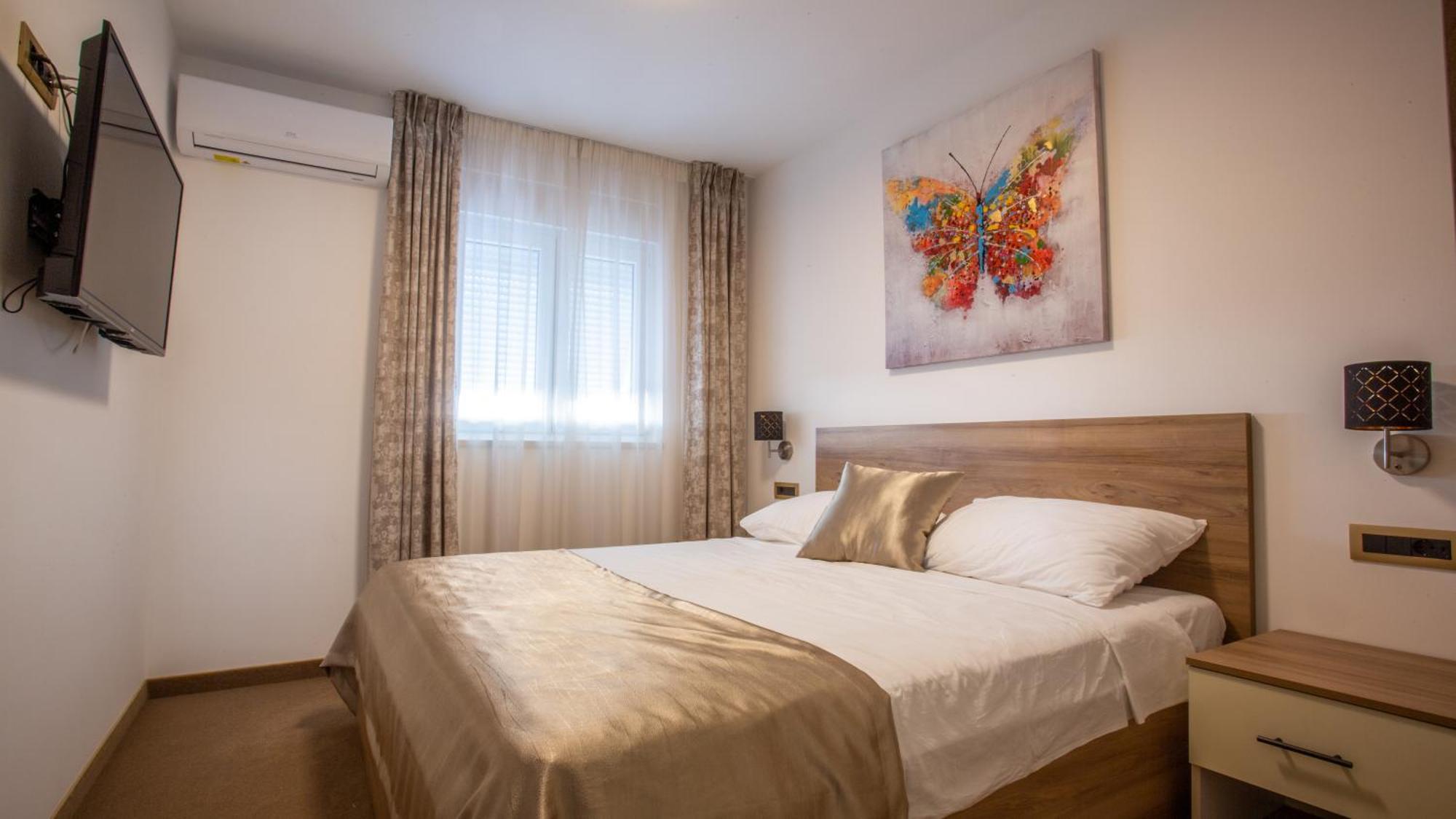 Rooms & Apartments Toni Stobrec Bagian luar foto