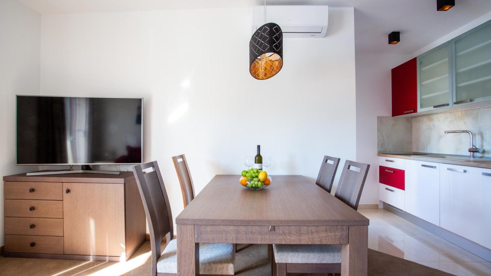 Rooms & Apartments Toni Stobrec Bagian luar foto
